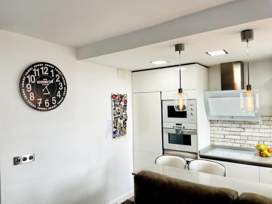 Nuevo!! Apartamento Lujo&Confort. Parking Sevilla Eksteriør bilde